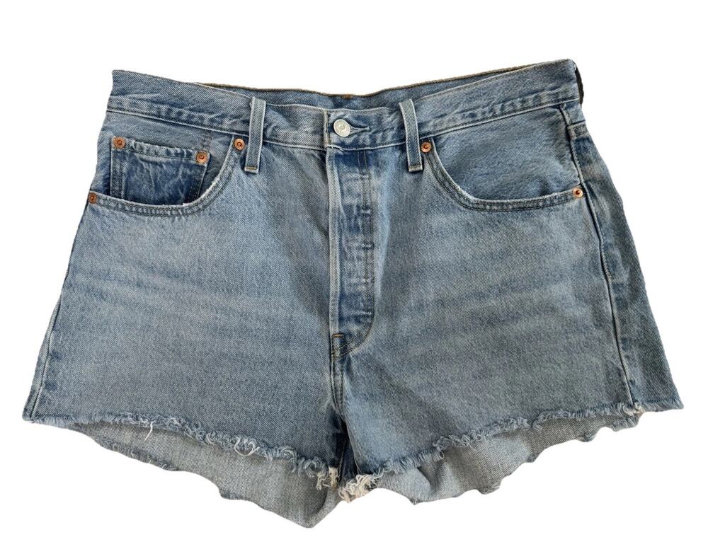 Levi’s 501 Women’s Light Wash High Rise Cut-Off Frayed Shorts W32 2" Inseam
